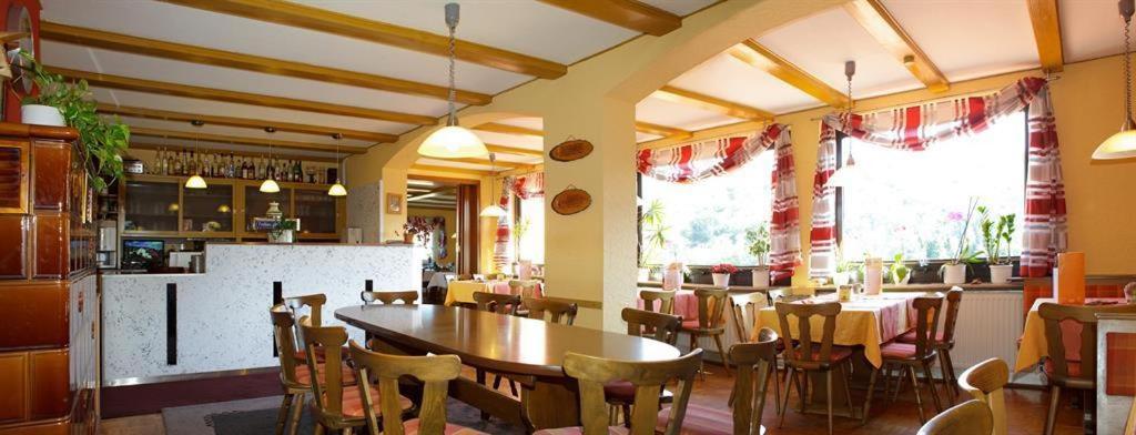 Gasthaus Trifelsblick Wernersberg Екстер'єр фото