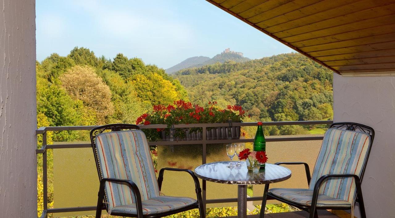 Gasthaus Trifelsblick Wernersberg Номер фото